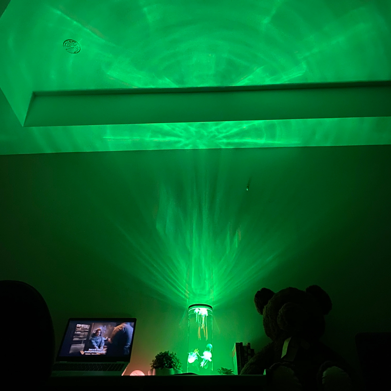 Ocean Aura™ - LED Jellyfish Lamp --